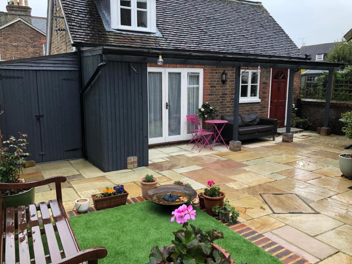 Kristina'S Coach House Horsham Exterior foto